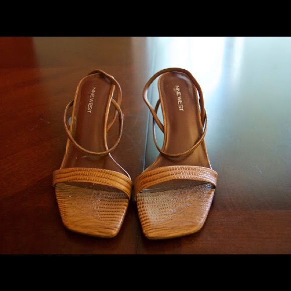 BUNDLE VINTAGE SHOES!! - Picture 3 of 8